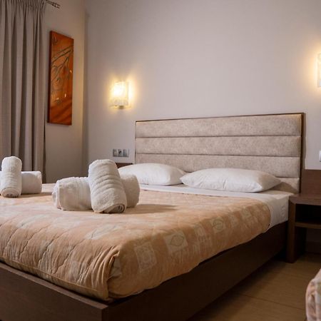 Hotel Epavlis Eleftheriadi Paralía Esterno foto