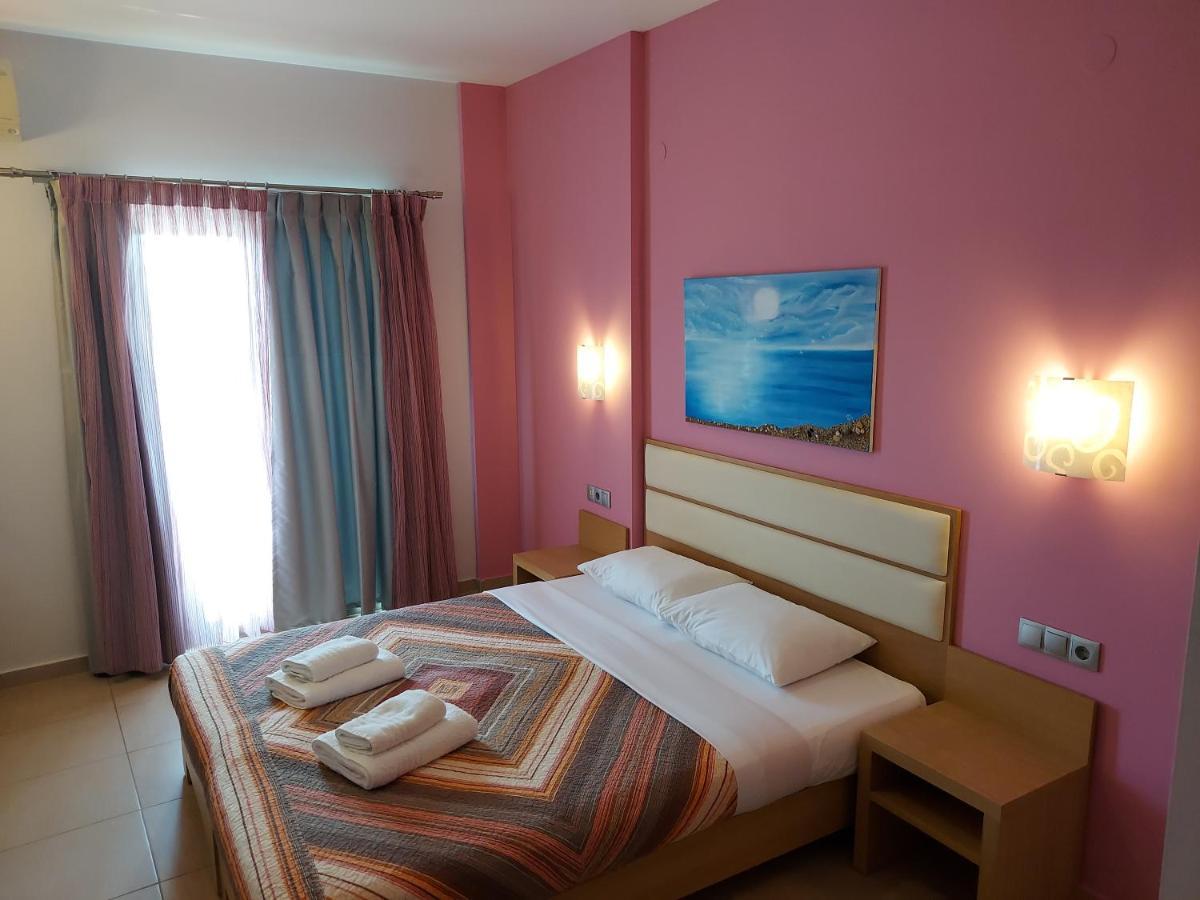 Hotel Epavlis Eleftheriadi Paralía Esterno foto