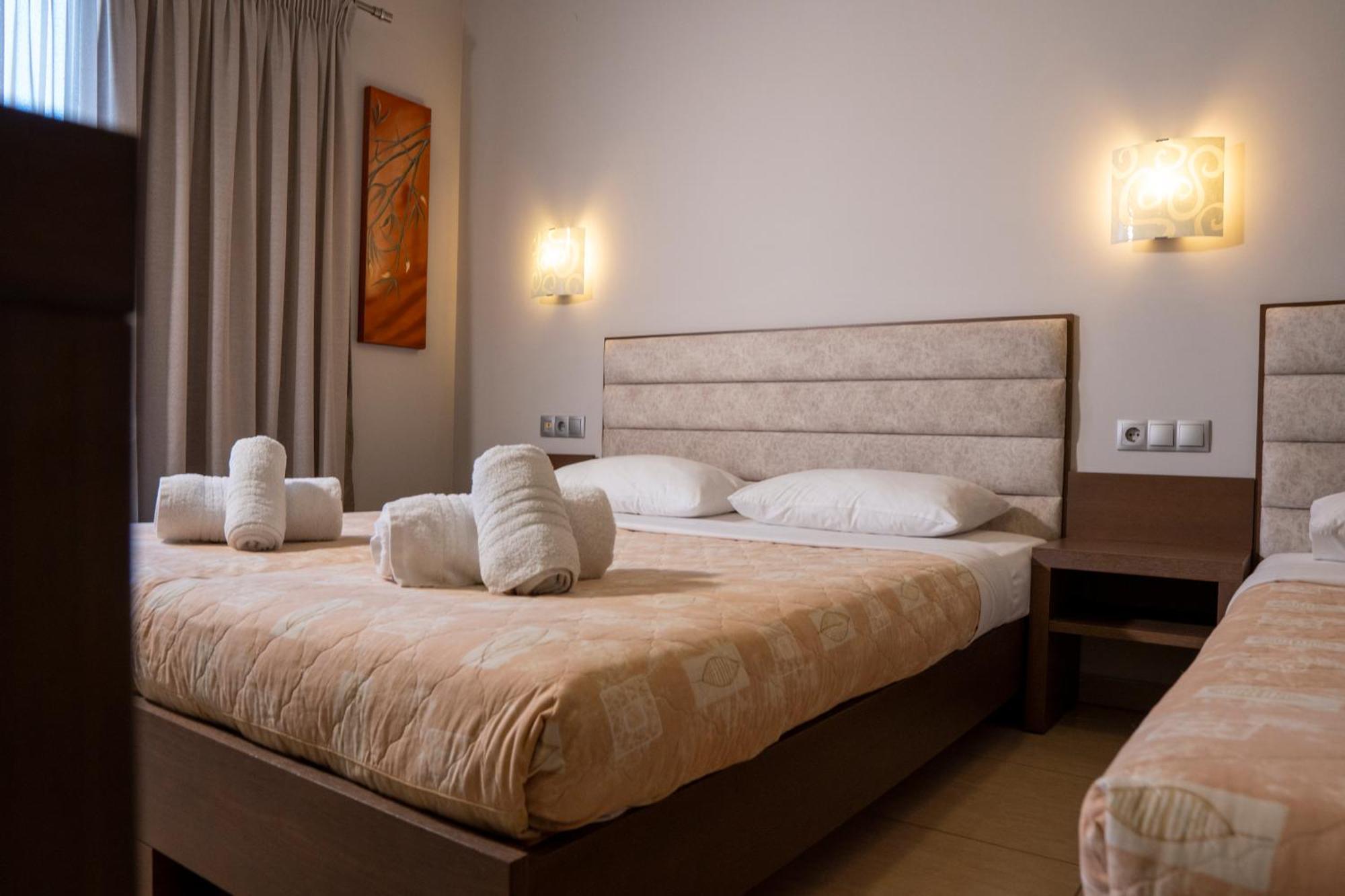 Hotel Epavlis Eleftheriadi Paralía Esterno foto