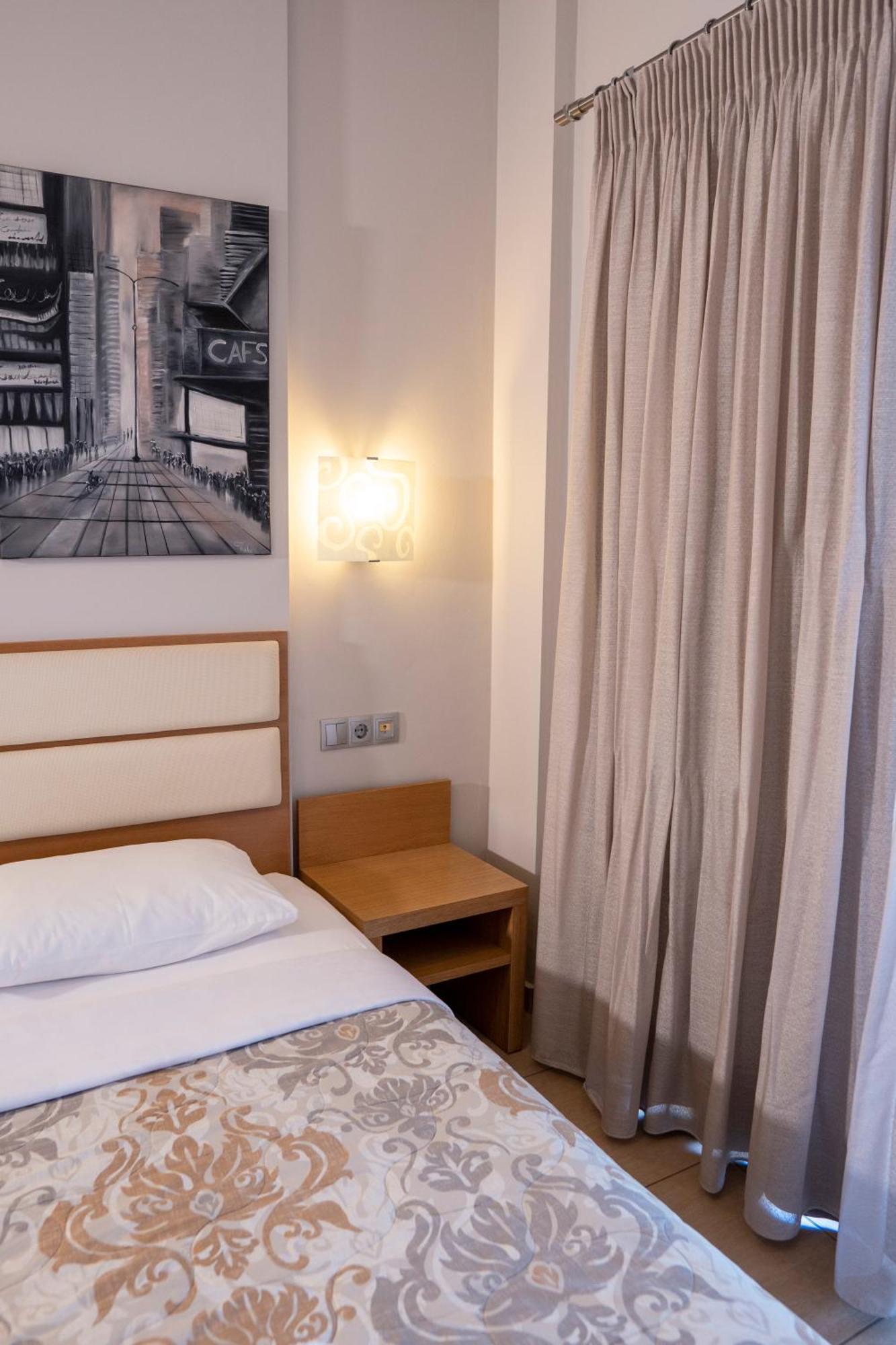 Hotel Epavlis Eleftheriadi Paralía Esterno foto