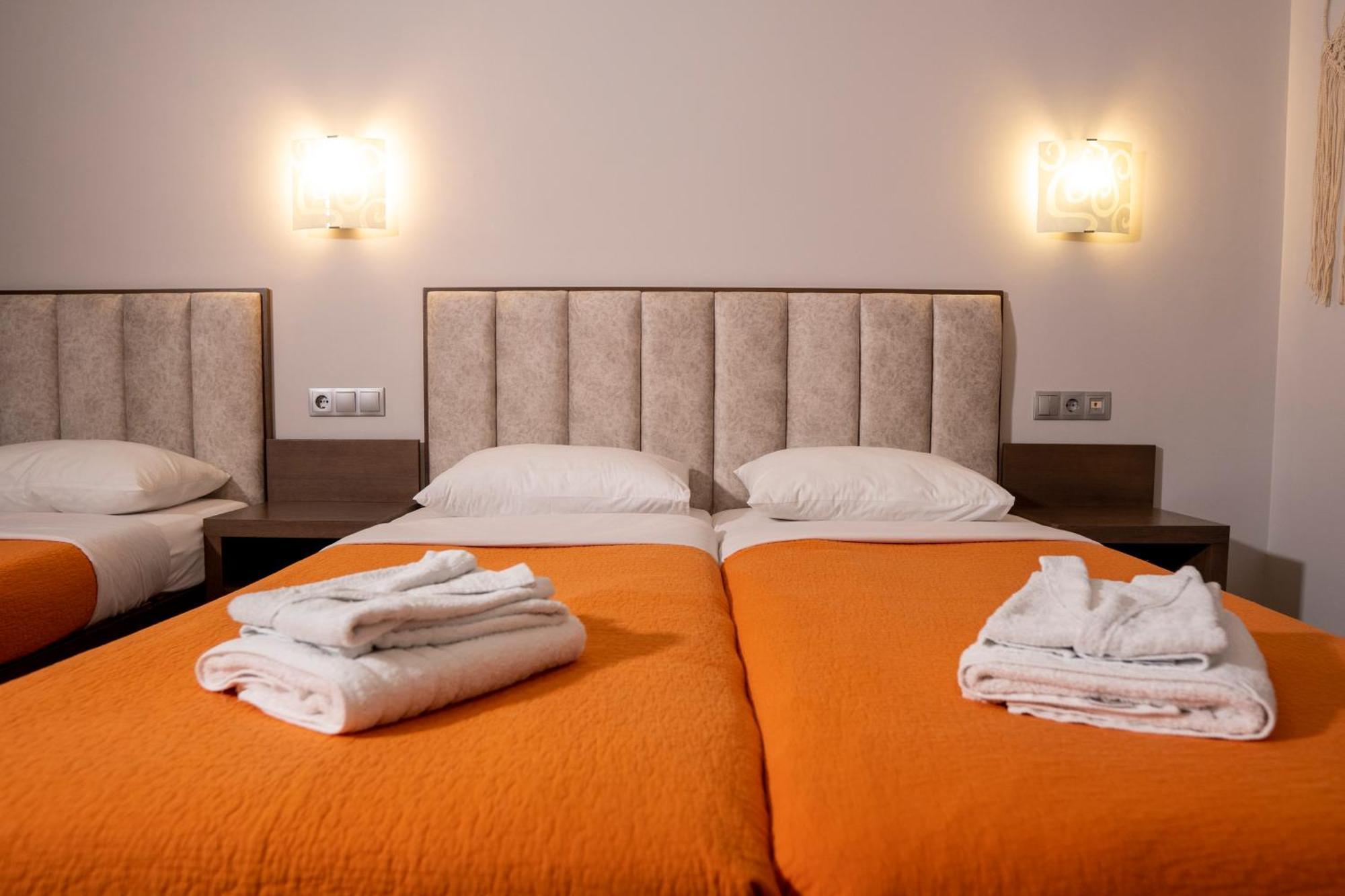 Hotel Epavlis Eleftheriadi Paralía Esterno foto