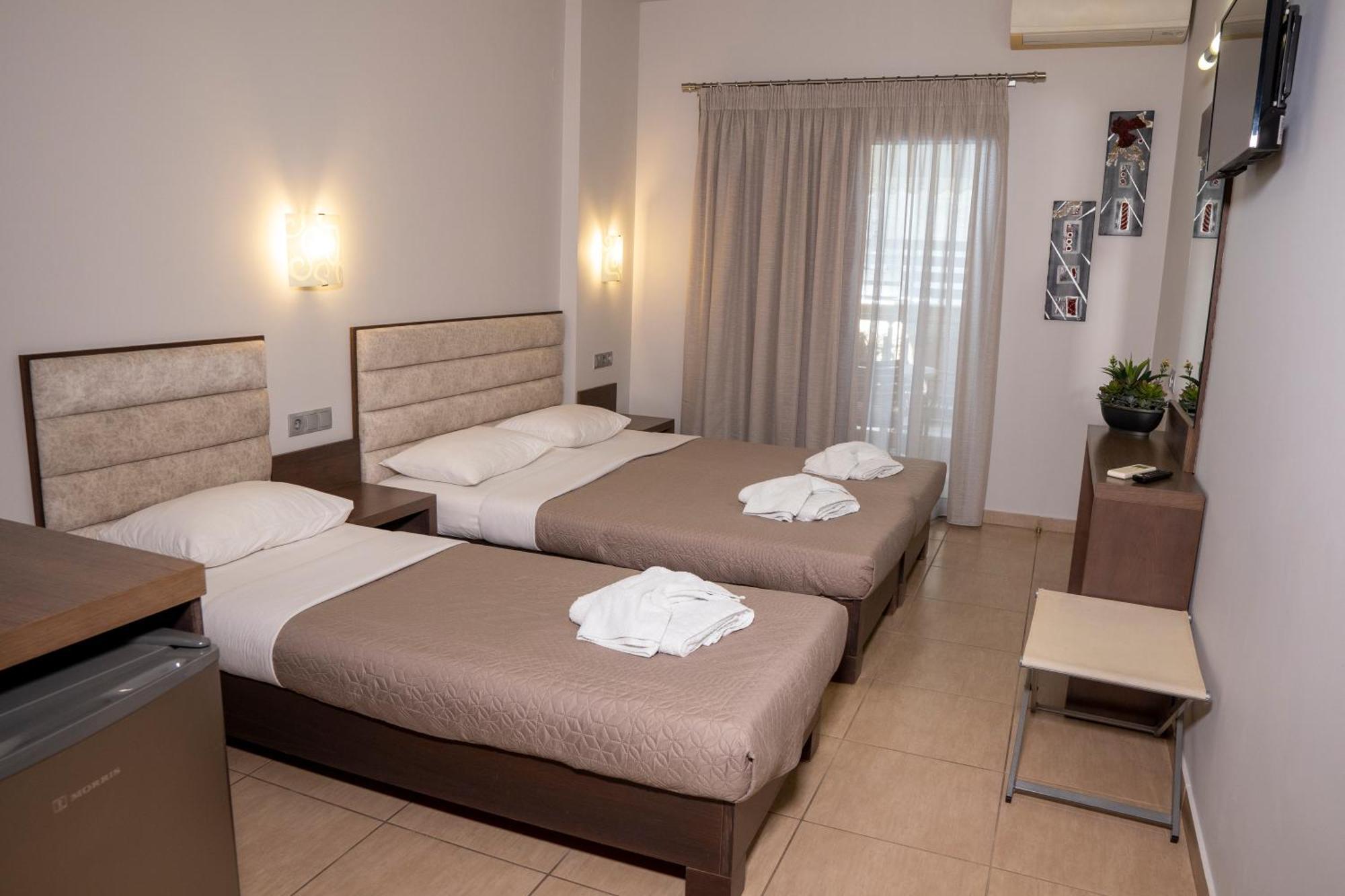 Hotel Epavlis Eleftheriadi Paralía Esterno foto
