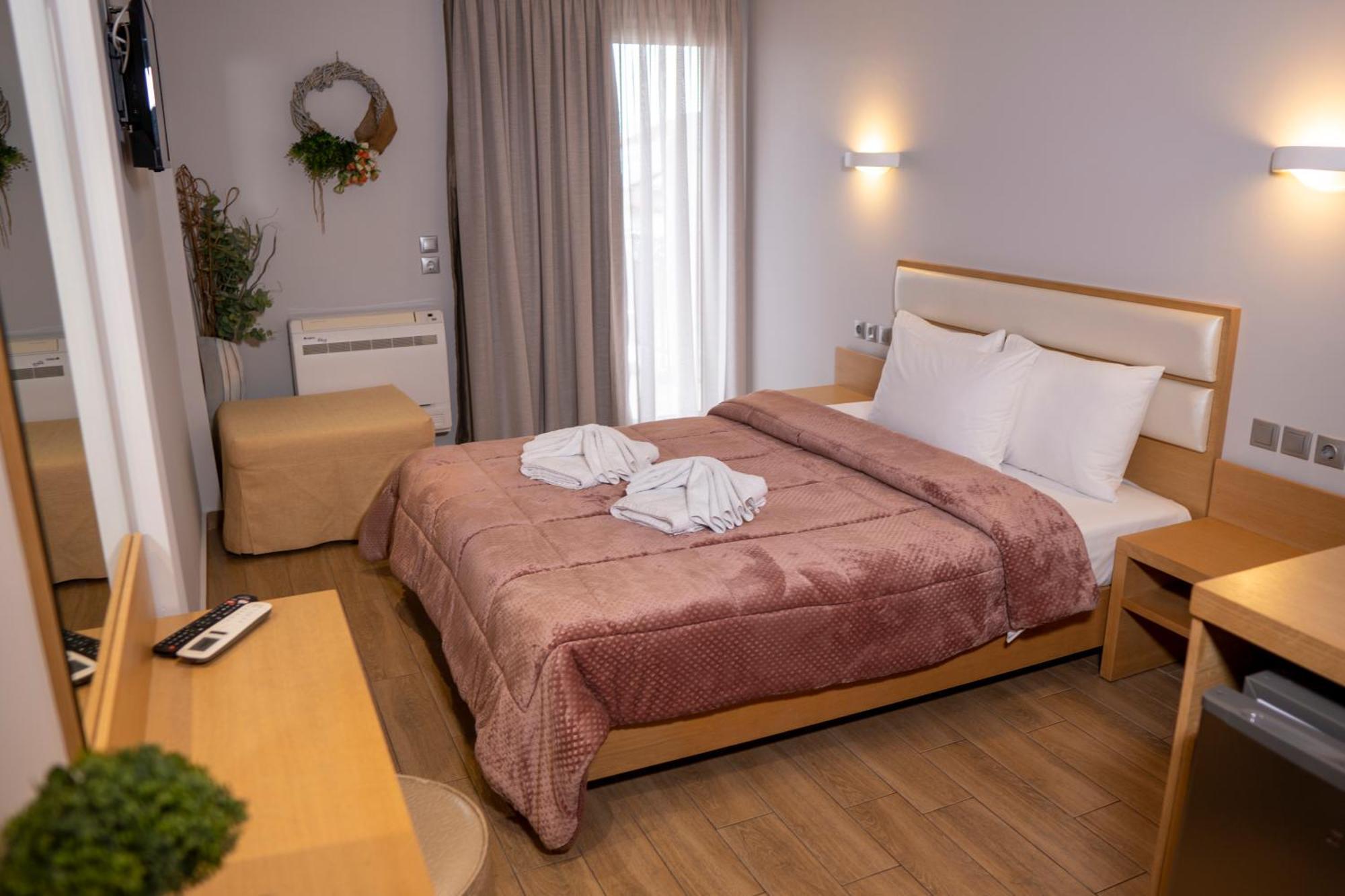 Hotel Epavlis Eleftheriadi Paralía Esterno foto