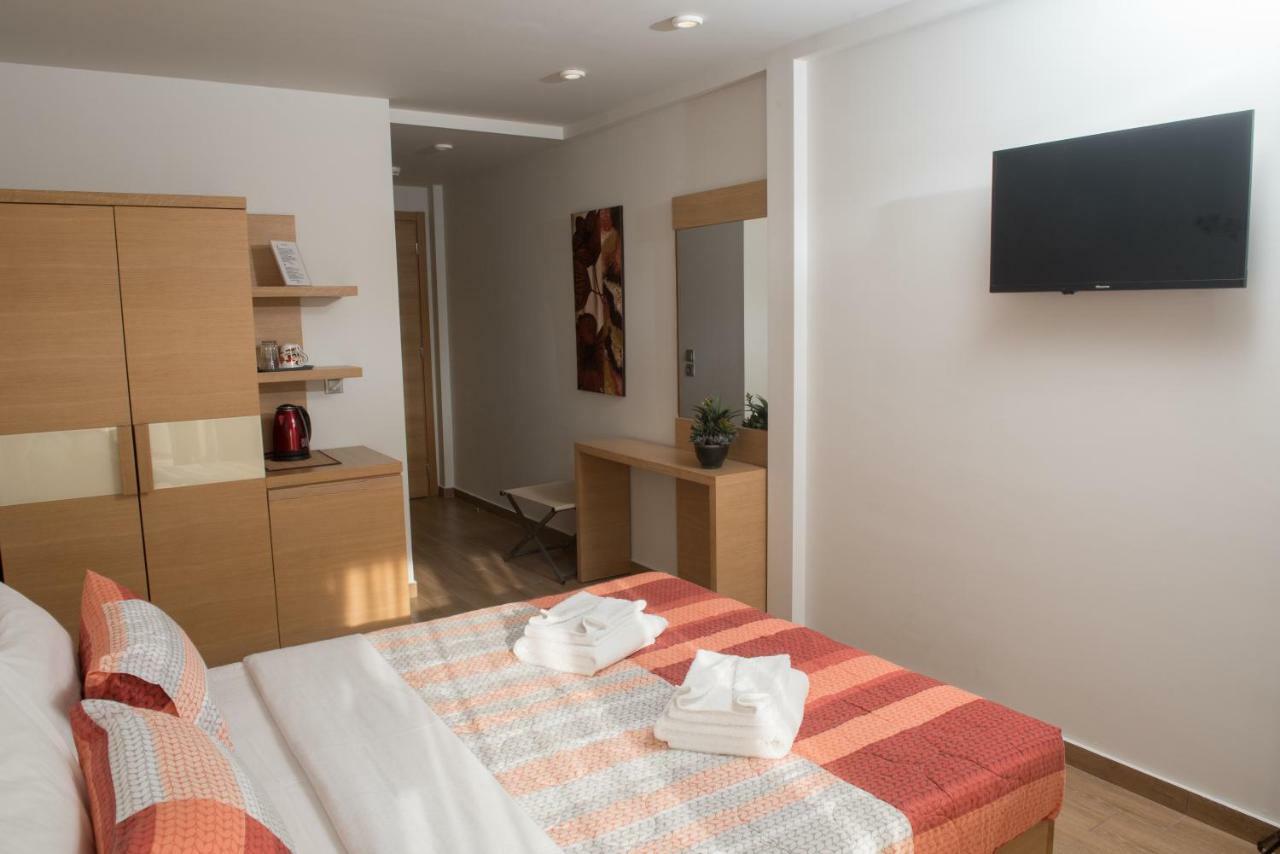 Hotel Epavlis Eleftheriadi Paralía Esterno foto